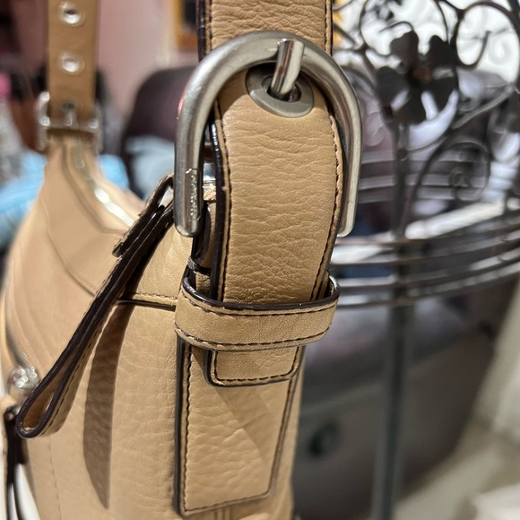 Coach - Picture 10 of 11